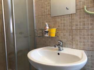 Апартаменты Apartamenty Beata w Sasinie Сашино Трехместный номер-5